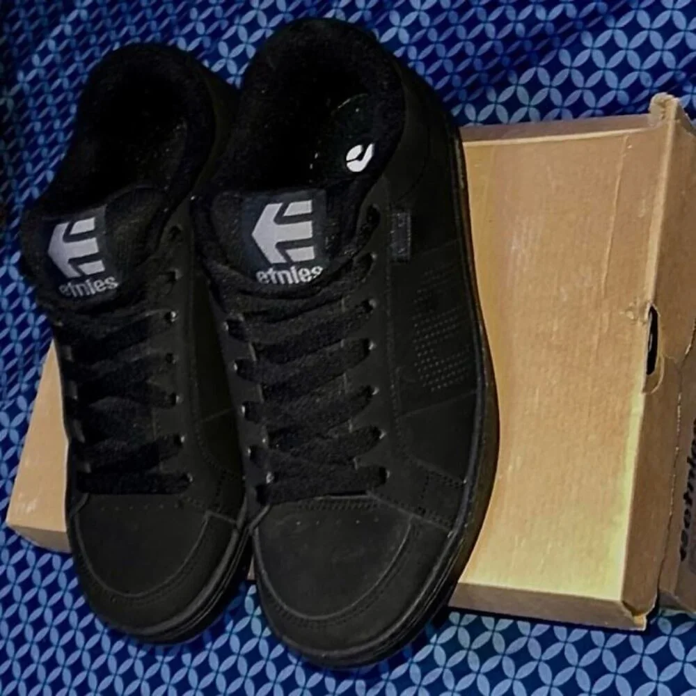 etnies Men's Kingpin Skate Sneakers Shoes - Picture 2 of 6